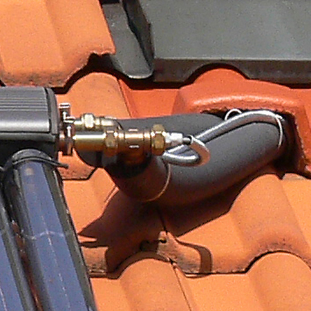 Flexible EPDM tube insulation on solar pipe work